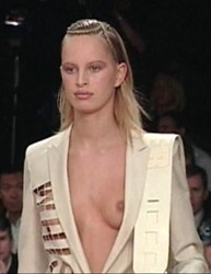 Karolina Kurkova , nipslip