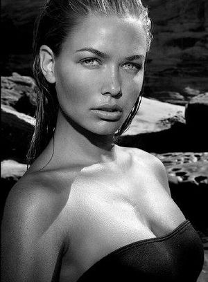 Lara_Bingle
