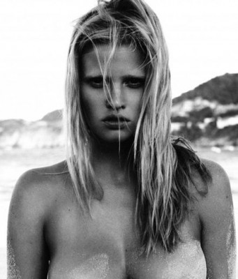 Lara-Stone-Nude-Industrie-5