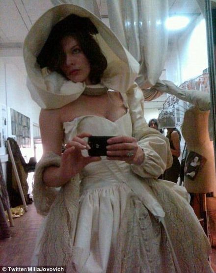 milla jovovich 242