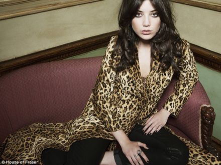 daisy Lowe 23412