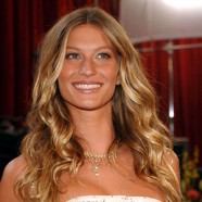 Gisele Bundchen wins Best Green International Celebrity Award