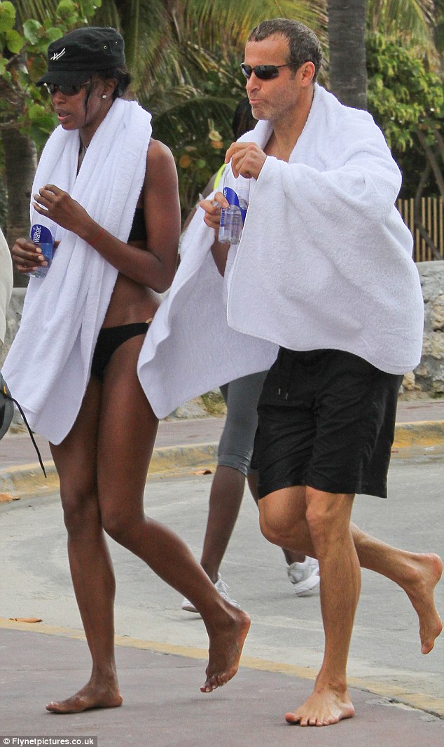 Naomi Campbell is still a bikini queen!