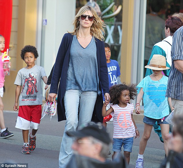 article-2137096-12D36891000005DC-528_634x581