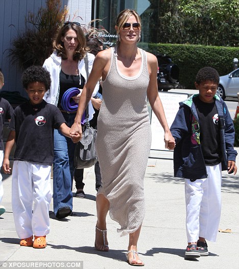 article-0-134FC484000005DC-446_468x527