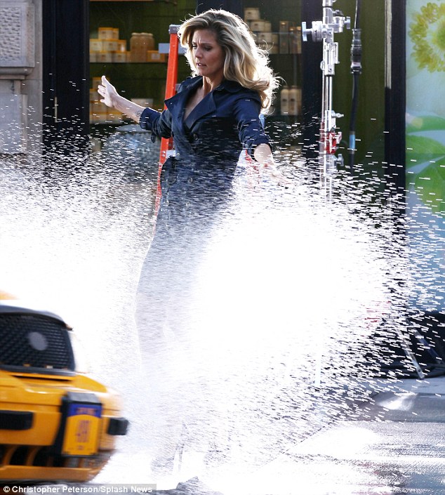 article-0-13C09C91000005DC-329_634x705