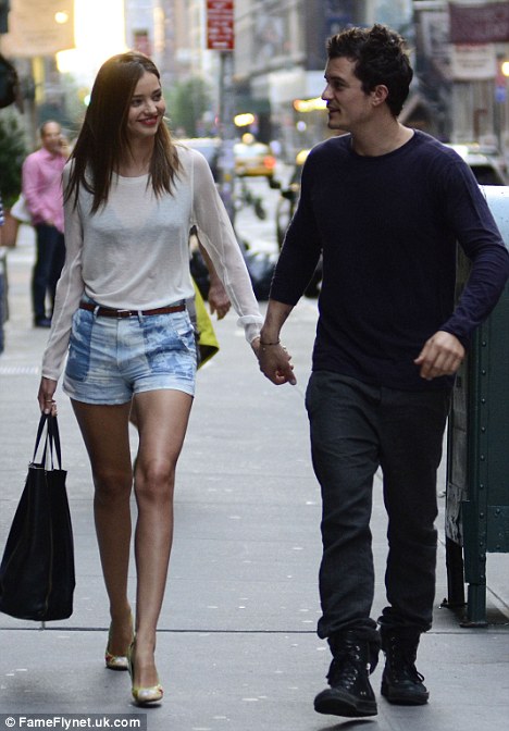 Miranda Kerr and Orlando Bloom show how it’s done