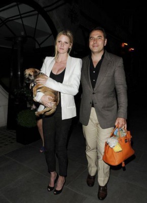 david-walliams-and-lara-stone-leaving-scotts_3917494