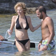 Supermodel Karen Mulder looks good at age 44