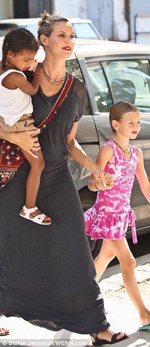 Heidi Klum and daughters with full frontal red lips