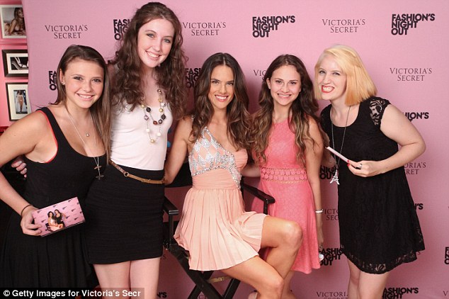 article-2199665-14E1AB4B000005DC-887_634x422