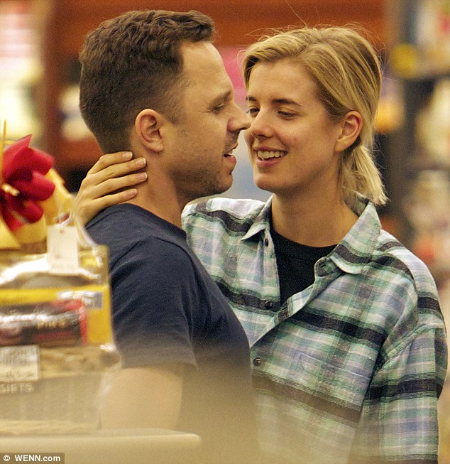 The honeymoon phase is not yet over for Agyness Deyn and Giovanni Ribisi