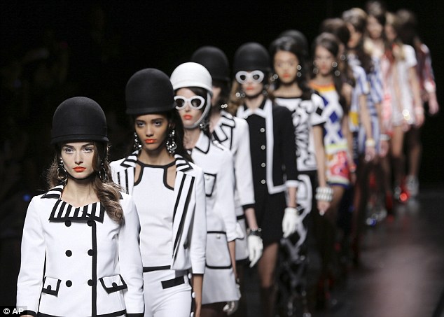 Moschino brings back the 60’s with glorious flower power at Milan Fashion Week