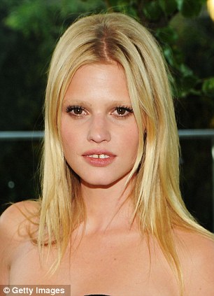 Lara Stone reveals “back-up” plan if her modeling career takes a dip