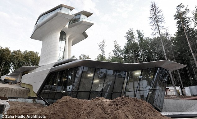 Naomi Campbell’s billionaire beau builts her a house that is out of this world