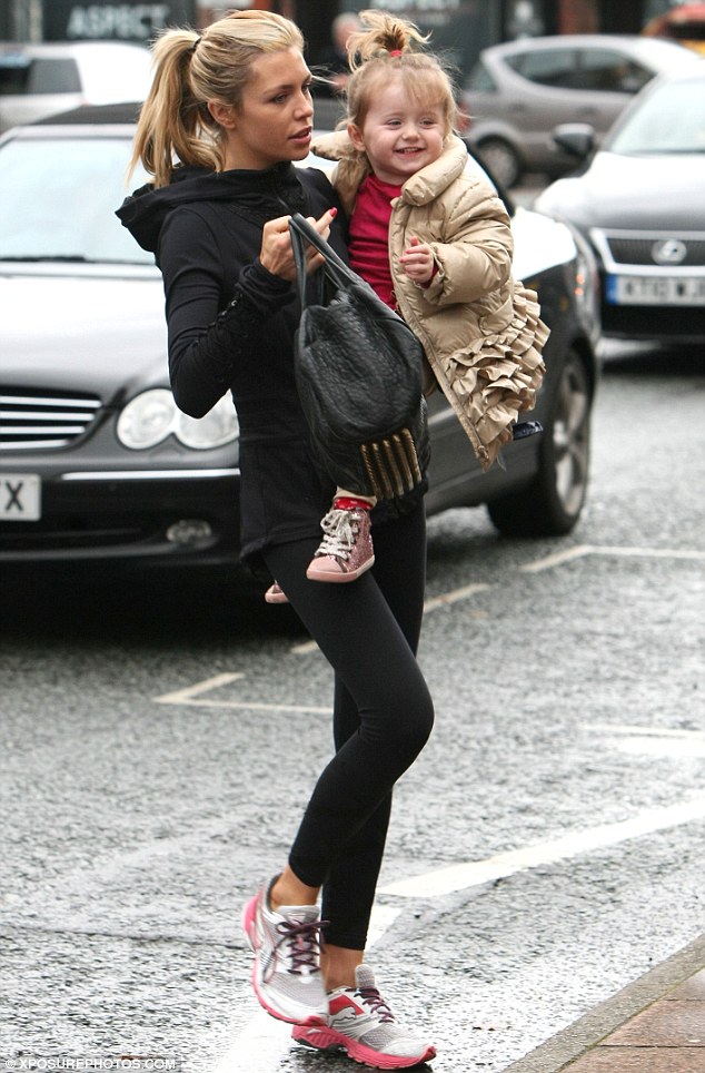 article-2235859-1621C2D1000005DC-419_634x964