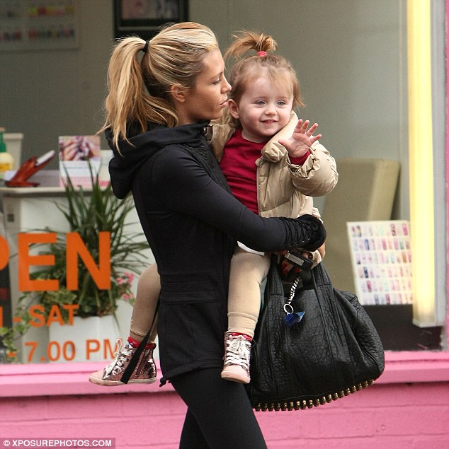 article-2235859-1621C2EA000005DC-432_634x635