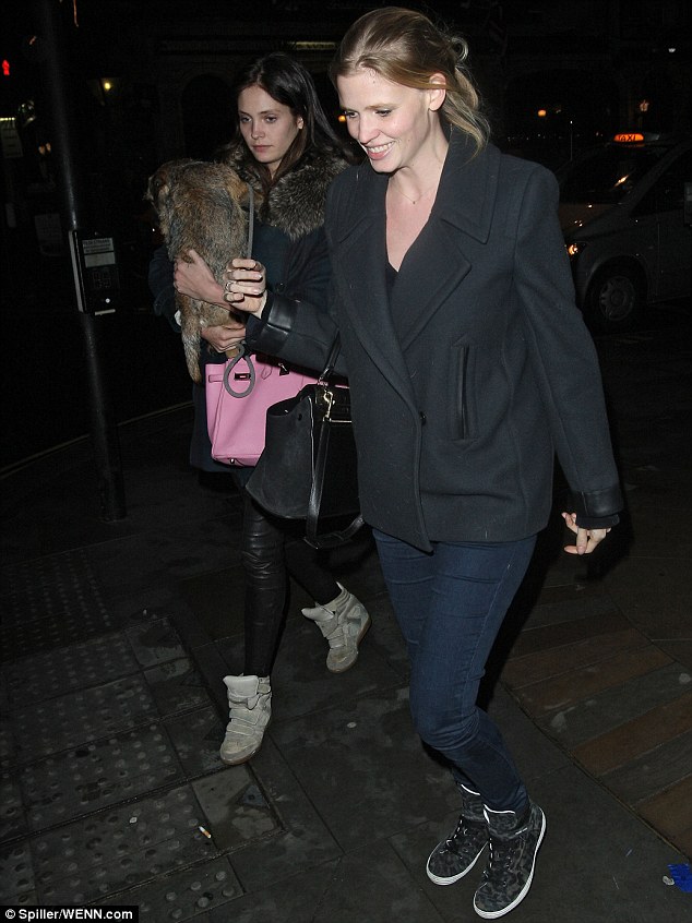 article-2236190-1624060D000005DC-239_634x846