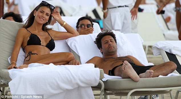 article-0-16A97D0F000005DC-533_634x348