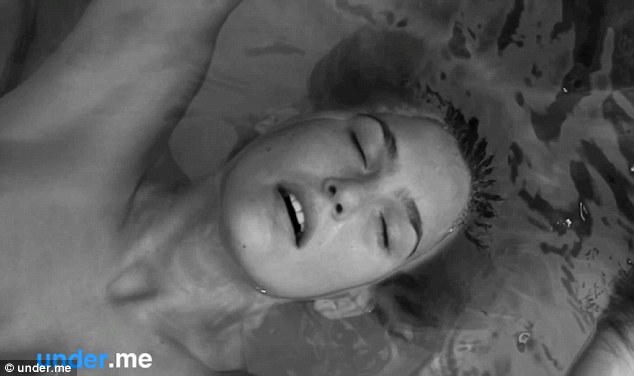 article-2247219-167C2559000005DC-21_634x376