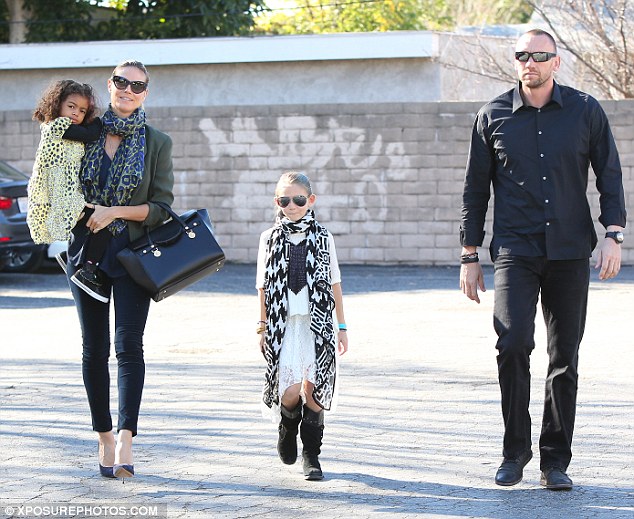 article-2256353-16BADCF1000005DC-779_634x519