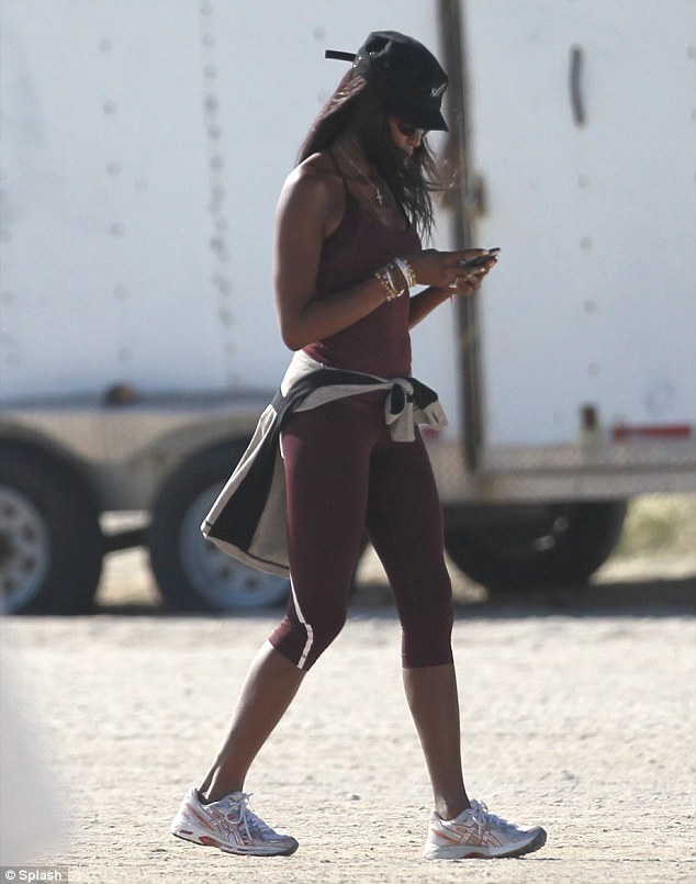 article-2259801-16D65A6E000005DC-752_634x805