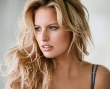 Karolina Kurkova speaks out on giving birth in water