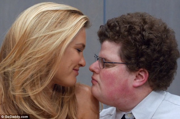 Meet The Four-Eyed Nerd Kissed By Bar Refaeli!