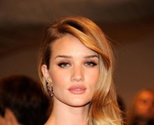 Rosie Huntington-Whiteley Topless On Instagram!