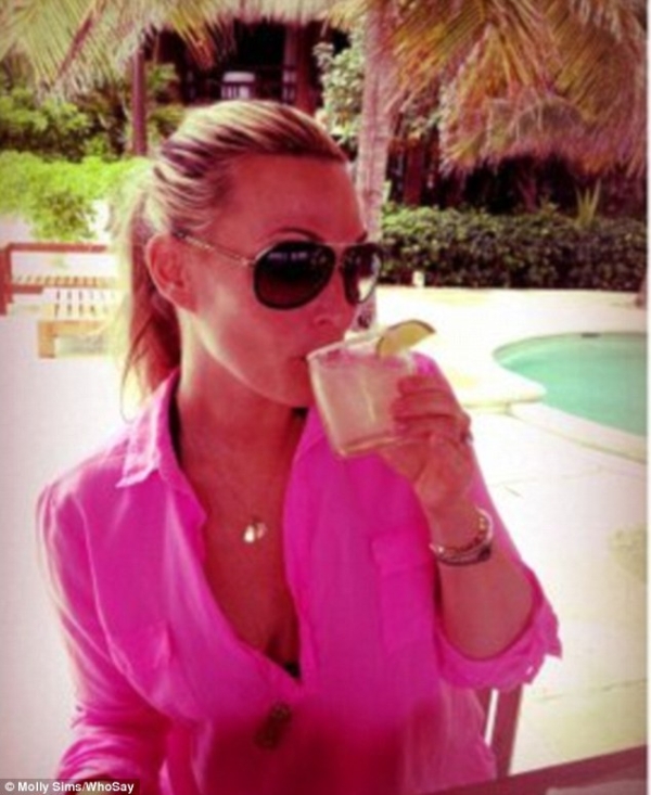 Molly Sims Post-Baby Bikini Body!