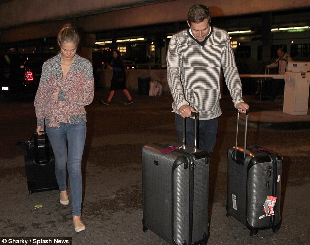 article-0-180CE17A000005DC-587_634x501