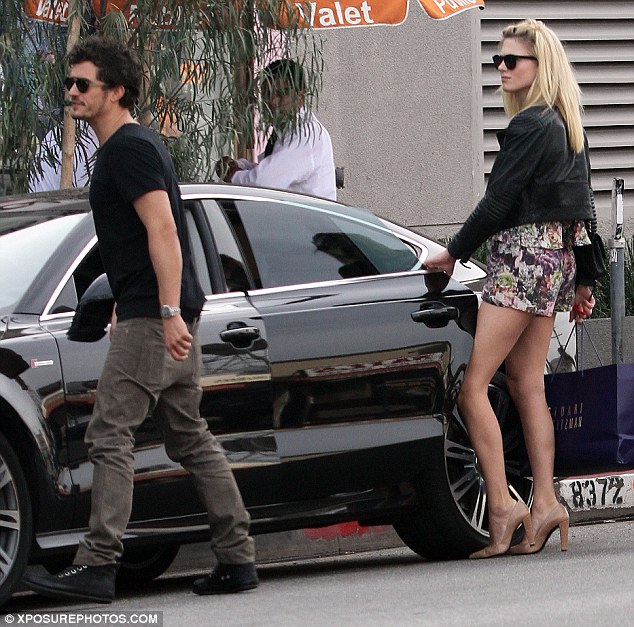 article-2272241-174BC2E9000005DC-434_634x627