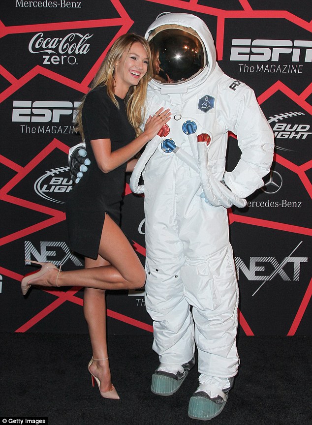 article-2272303-174CAB97000005DC-979_634x864