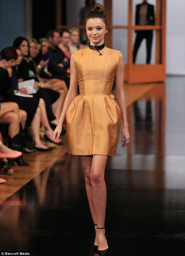 article-2274302-17607609000005DC-353_634x875