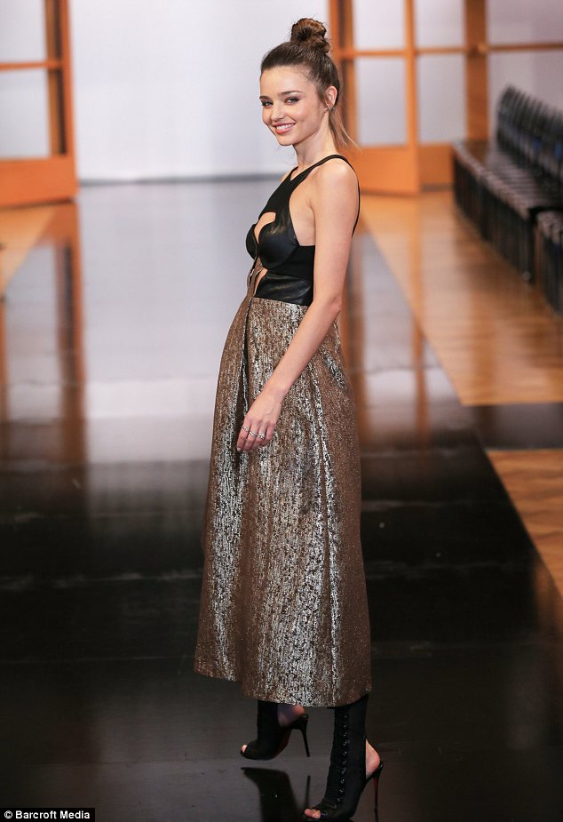 article-2274302-176078F6000005DC-463_634x925