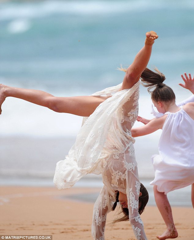 article-2276932-178122A5000005DC-293_634x786