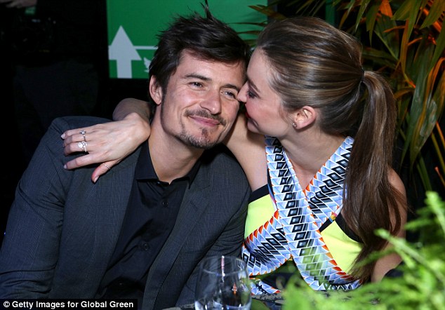 article-2282067-182A343E000005DC-135_634x442