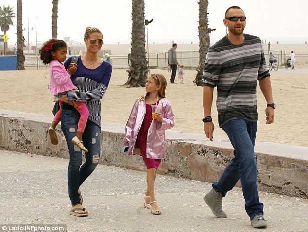 article-0-18B89CF6000005DC-587_634x478