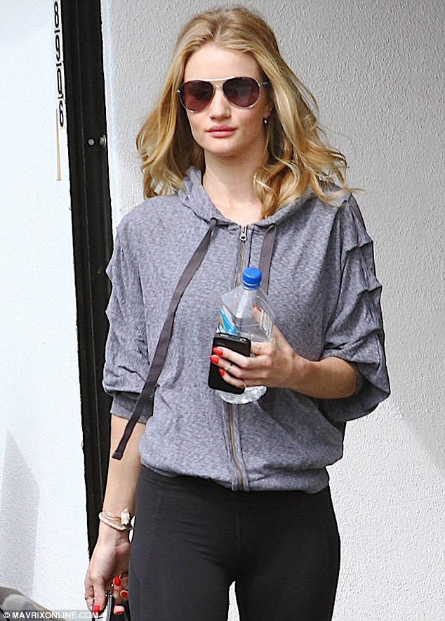 article-2295571-18C9BA31000005DC-896_634x883