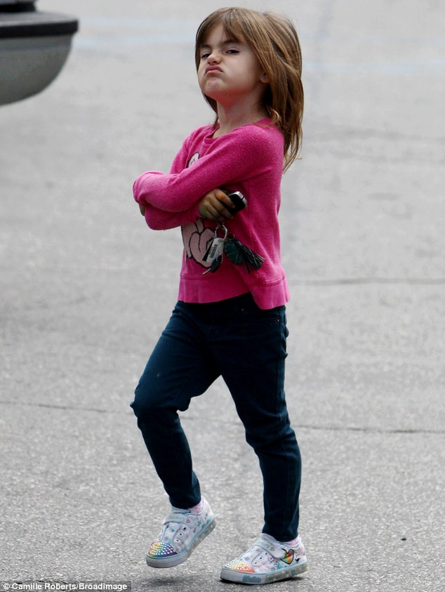 article-2296796-18D31A42000005DC-950_634x843