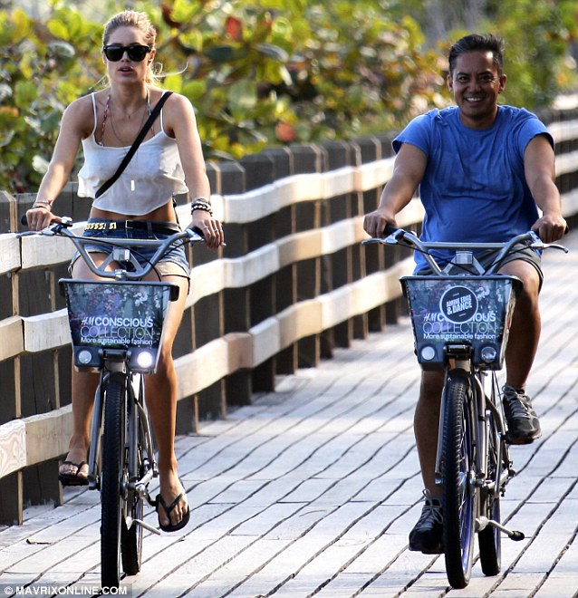 article-2297305-18D90497000005DC-853_638x660