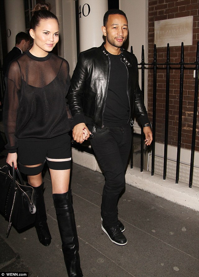 article-2299175-18EC2B70000005DC-98_640x893