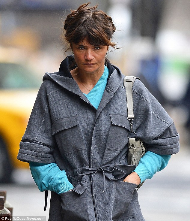 article-2301599-18FBB19E000005DC-296_634x736