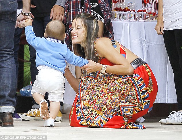 article-2320153-19A4F623000005DC-388_634x490