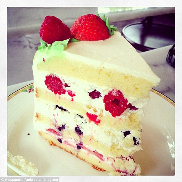 article-0-1A30B2B5000005DC-995_634x632