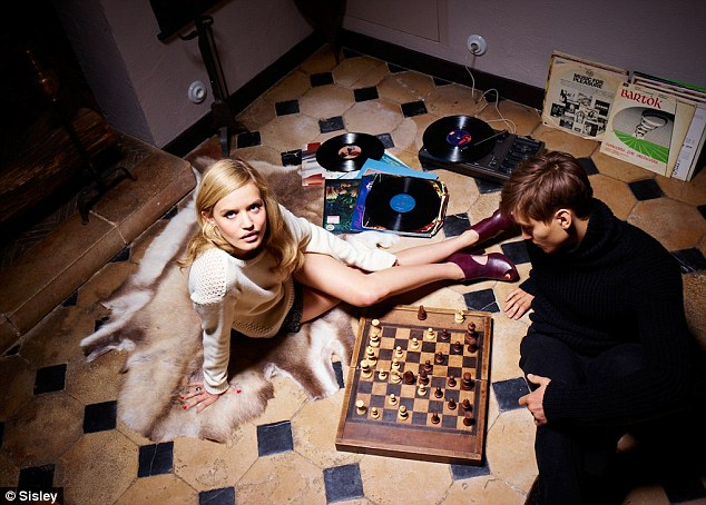 article-2344570-1A675CF1000005DC-542_634x454