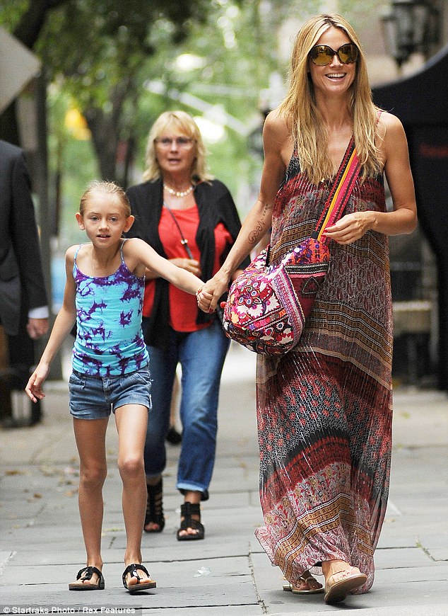 article-0-1AC87A09000005DC-165_634x870