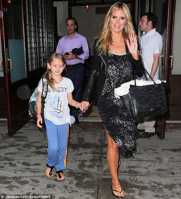 article-0-1ACA2B94000005DC-871_634x697