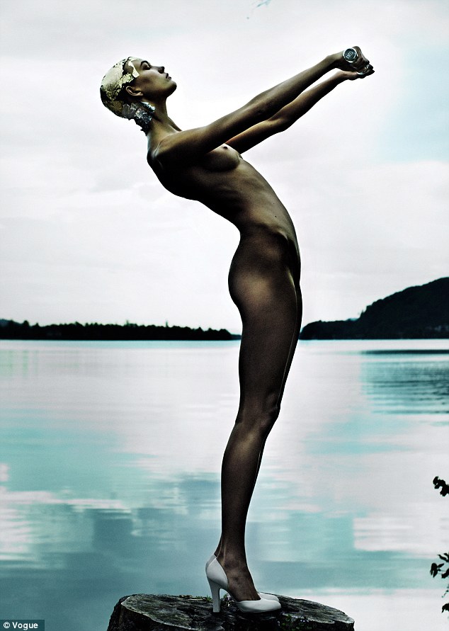 article-2362802-1ACD5CD5000005DC-132_634x891