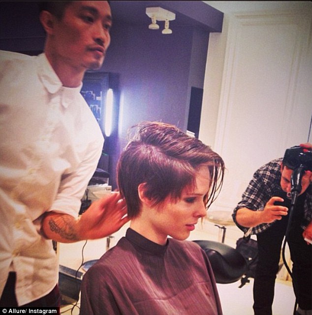 article-2390439-1B437075000005DC-22_634x639